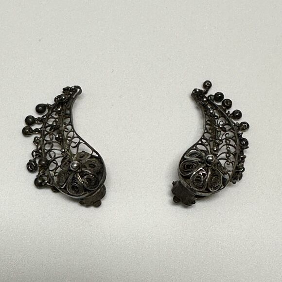 Vintage Oxidized Sterling Silver Earrings Filigree Clip On Climbers Wings Leaf - Picture 8 of 10